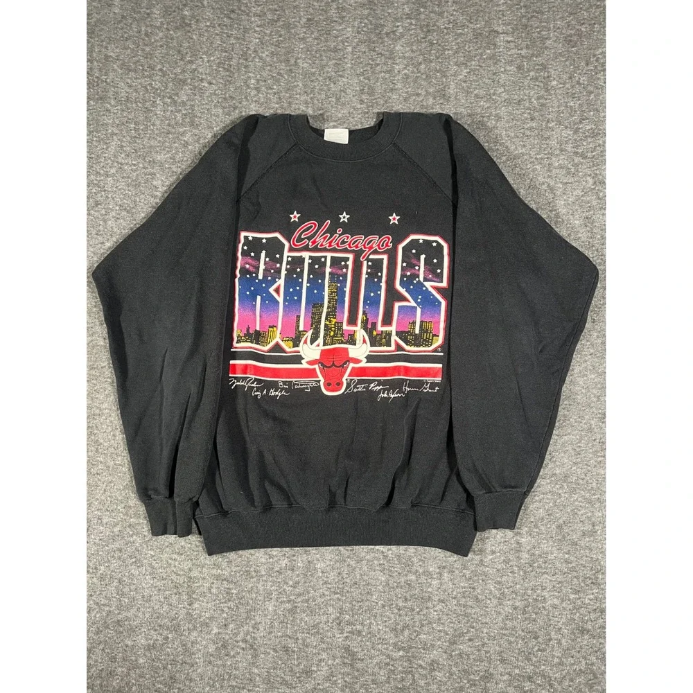 Vintage 90s Chicago Bulls Skyline Spellout Crewneck Sweater Black XL Hanes NBA